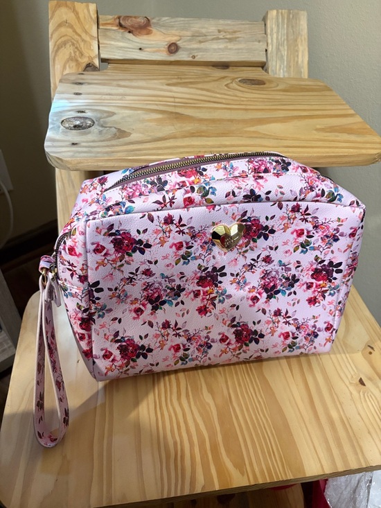 Betsey Johnson Handbags - Betsey Johnson Floral Heart Large DOUBLE WRISTLET - NWOT